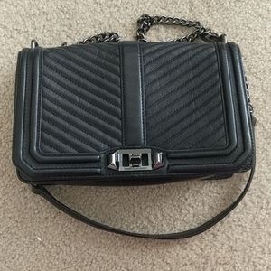 Chevron Quilted Love Crossbody medium
Black